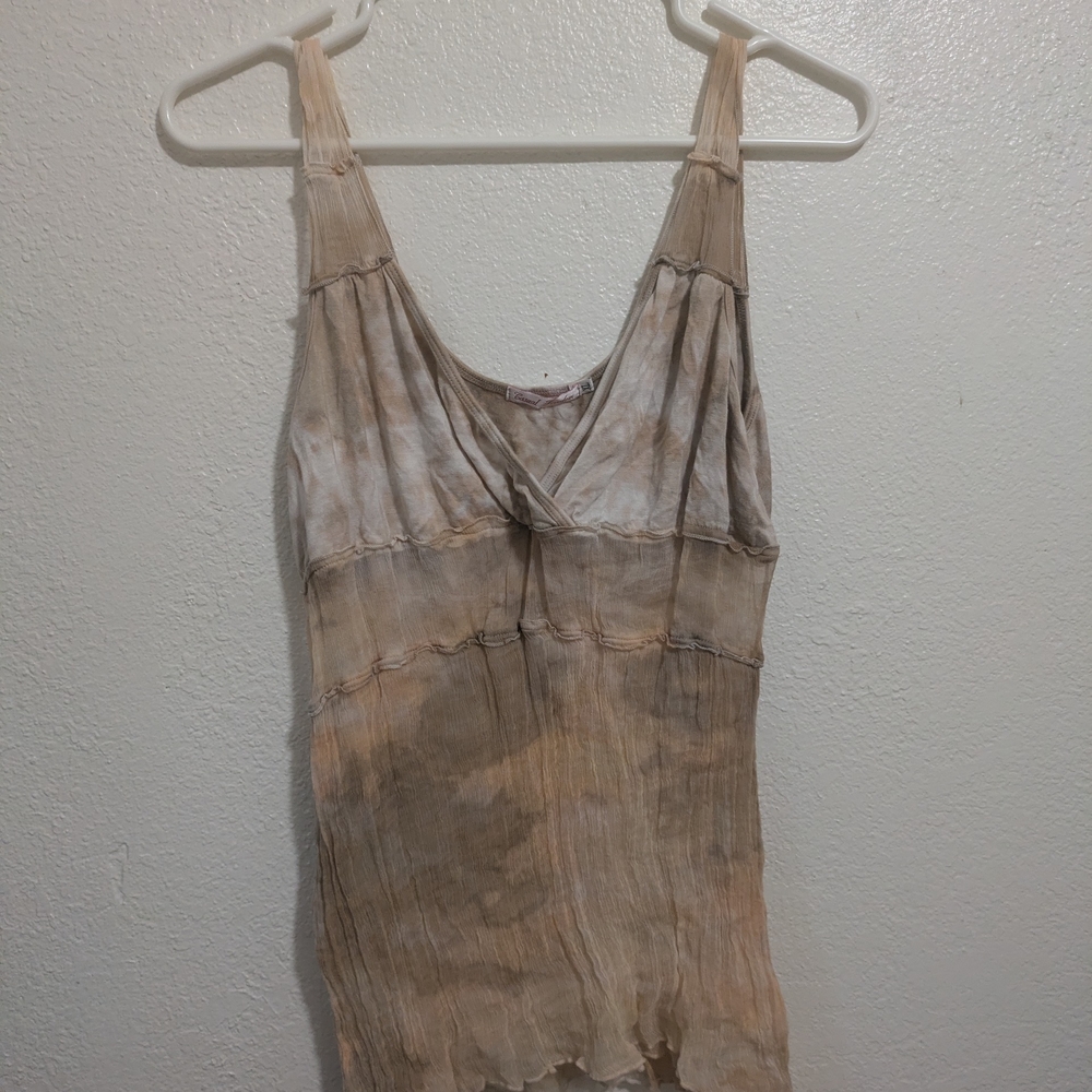 Sleeveless V-Neck Tie-Dye Tank Top in Light Beige